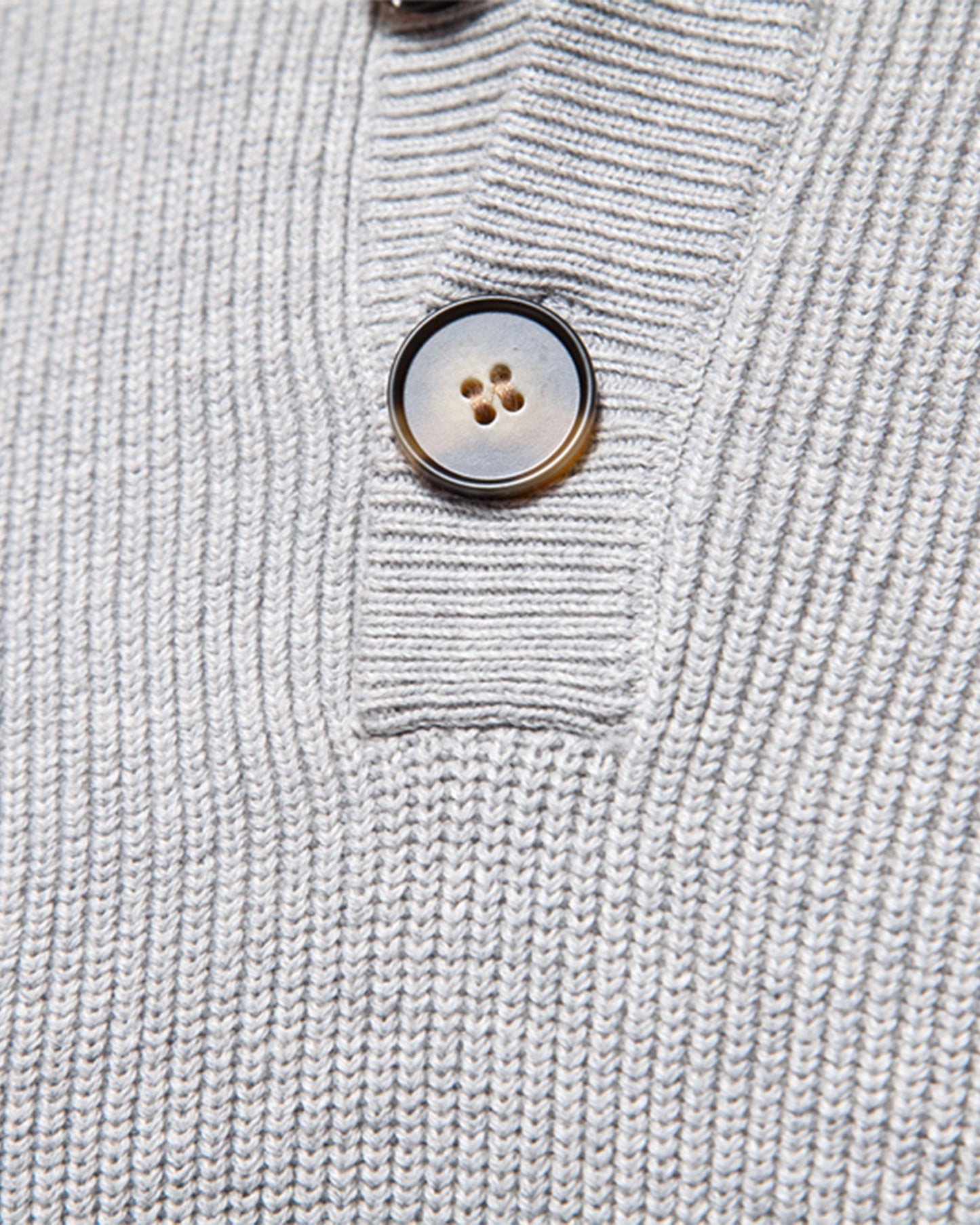 Sweater tejido con botones