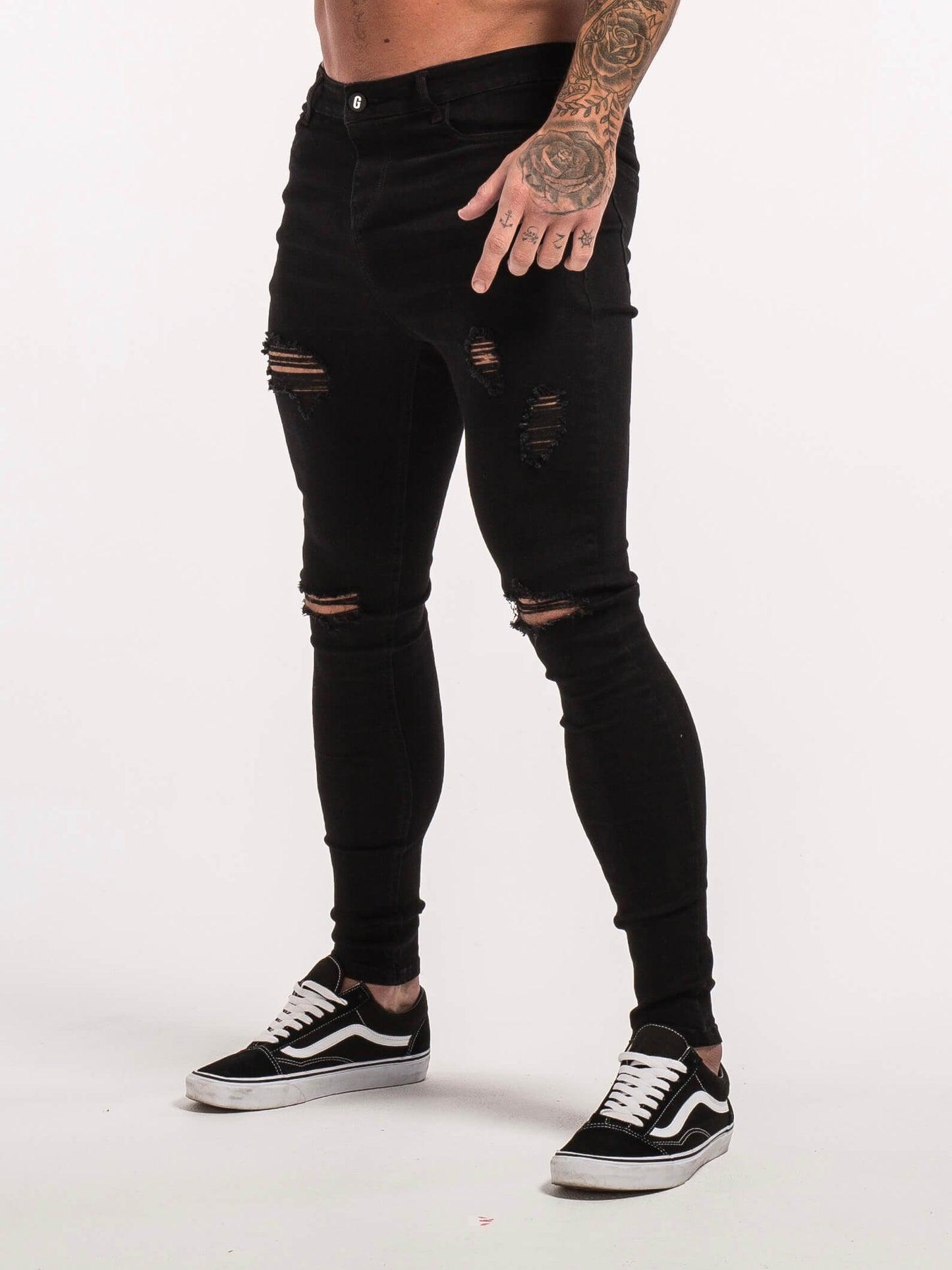 Jeans clasico negro rasgado