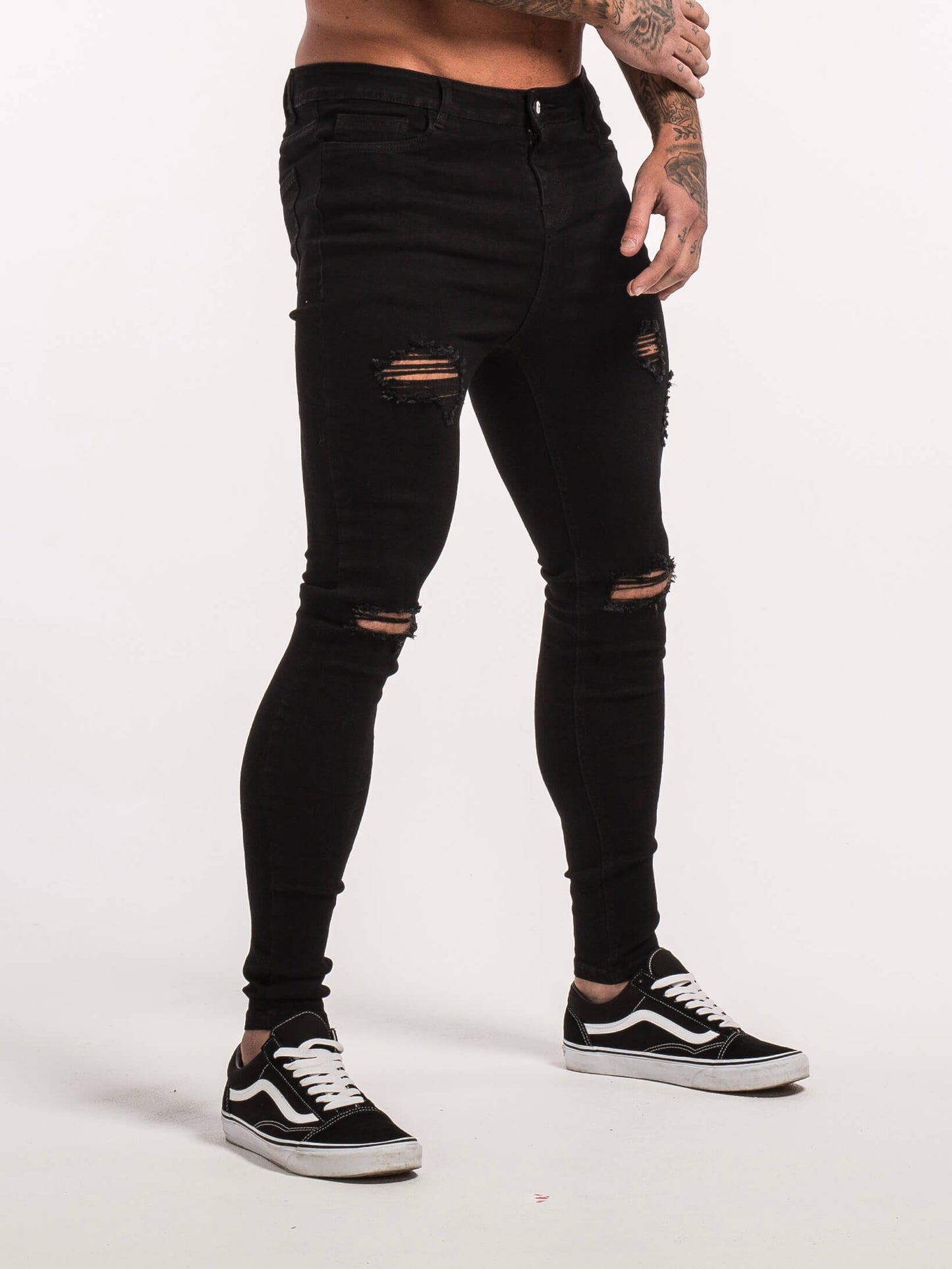 Jeans clasico negro rasgado
