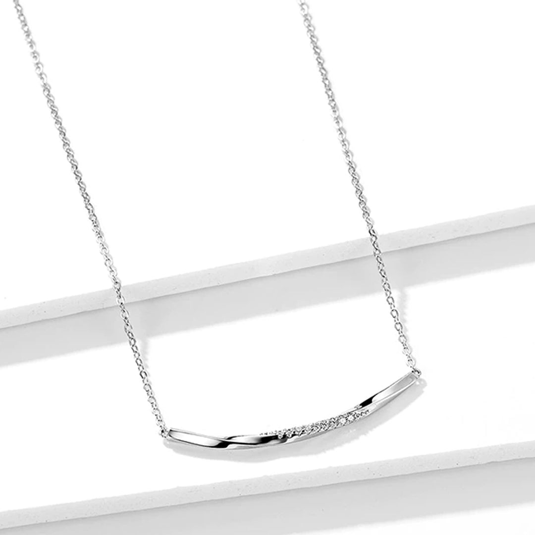 Collar de cadena con gargantilla en espiral