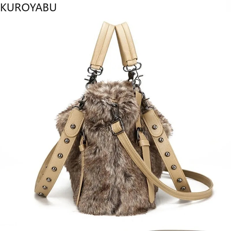 Cartera vintage plush