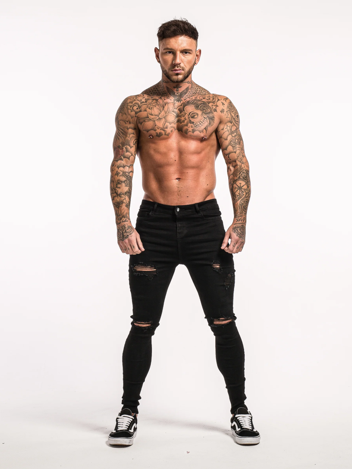 Jeans clasico negro rasgado